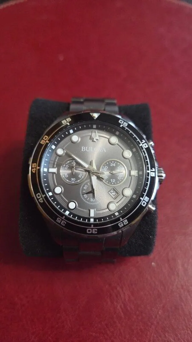 Bulova Chronograph Quartz. - Image 1