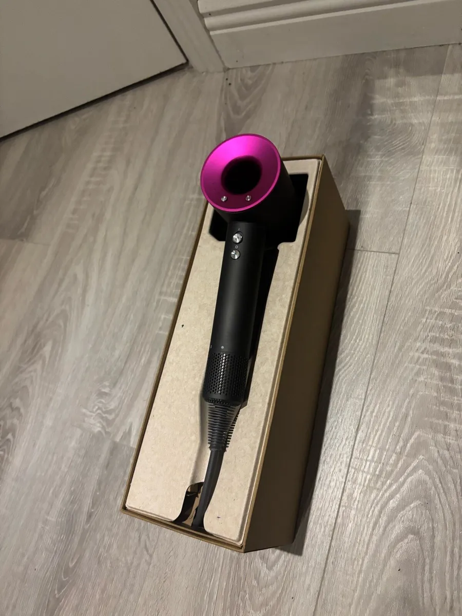Dyson supersonic hairdryer - Image 1