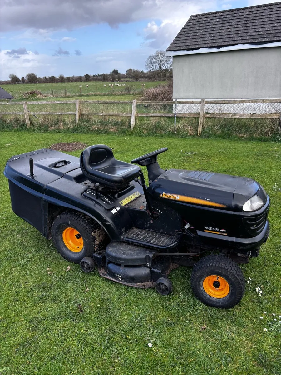 Ride on lawnmower - Image 1
