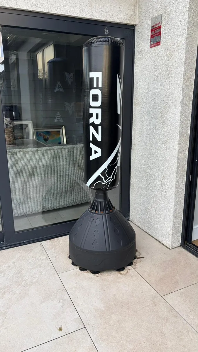 FORZA 6FT FREESTANDING PUNCH BAG
