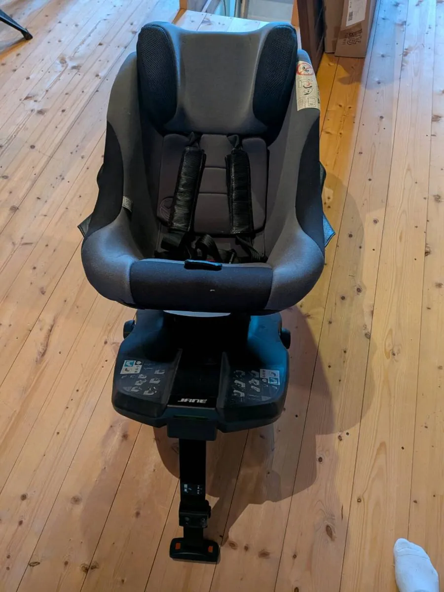 Jane Gravity Isofix swivel car seat - Image 3