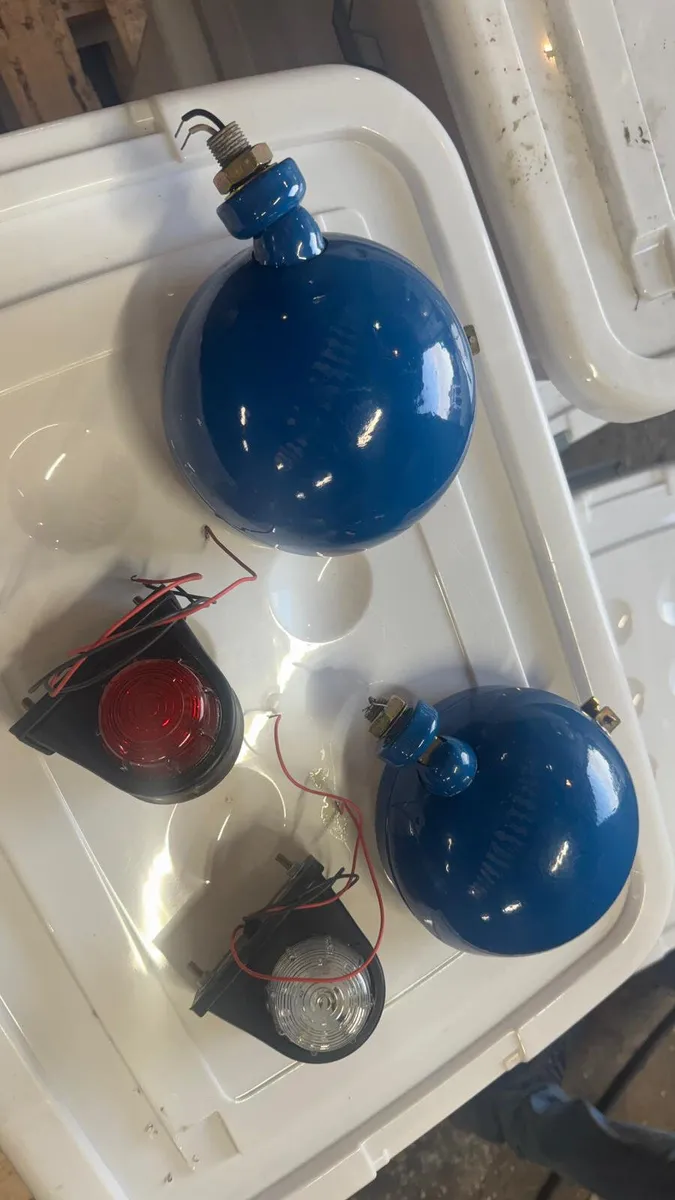 Fordson Dexta Headlights and Side Lights Full Set - Image 4