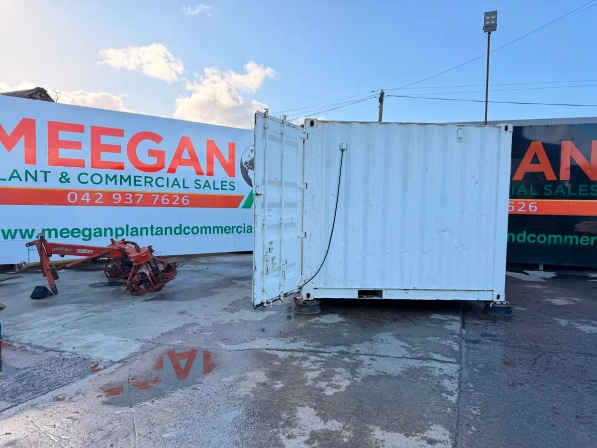 10 x 8 site container vented + checker plated floo - Image 1