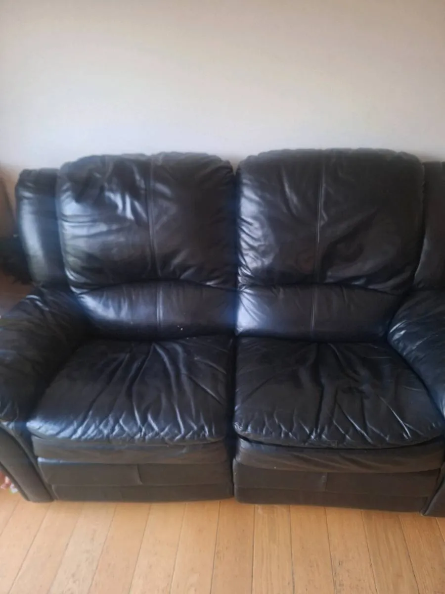 Black leather reclining sofa - Image 2
