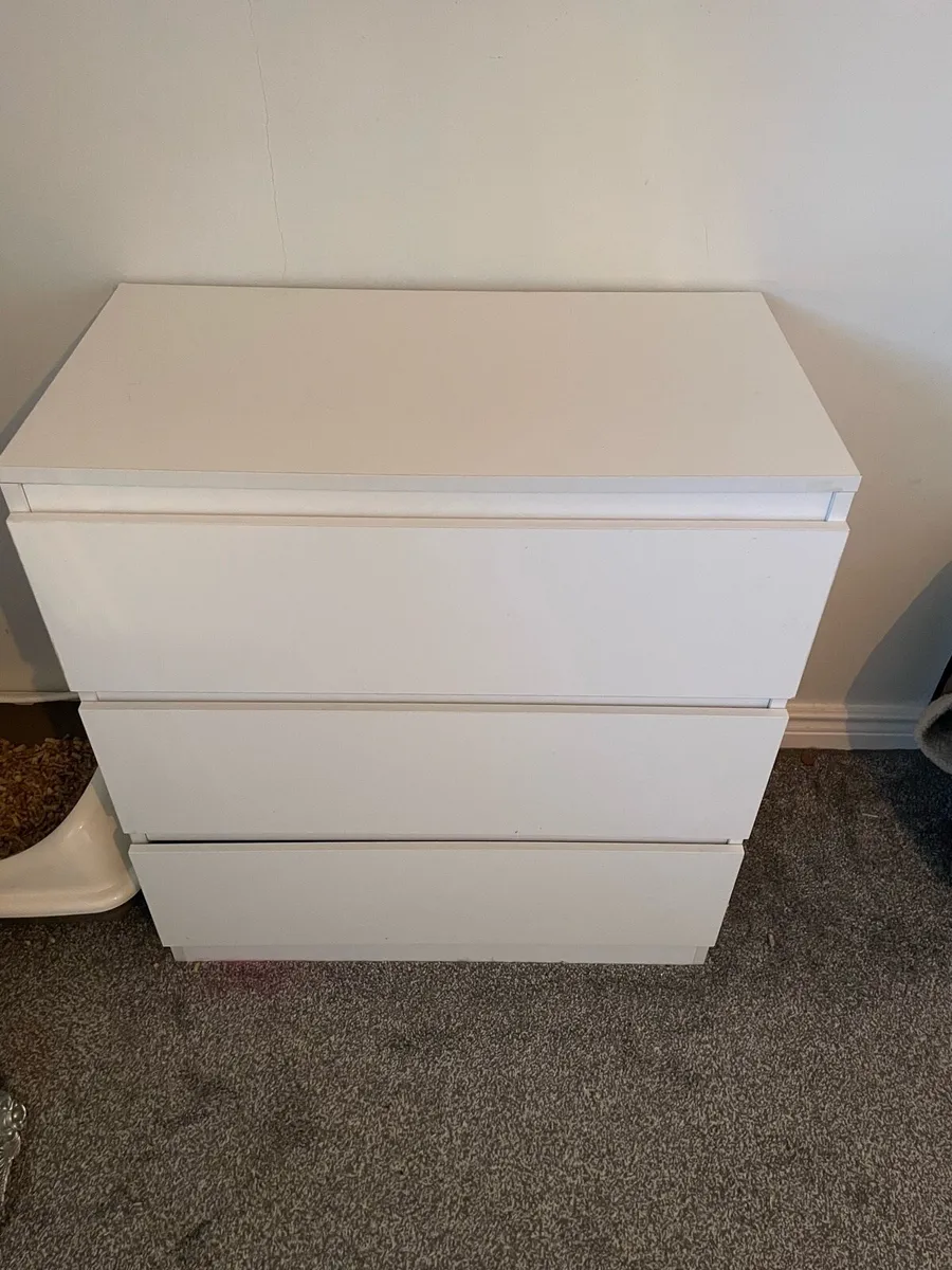 White chest of drawers - Image 2