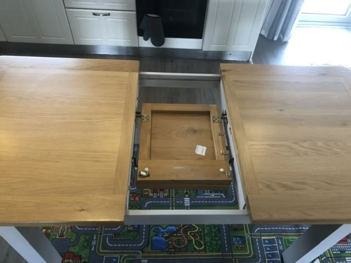 Kitchen table - Image 4