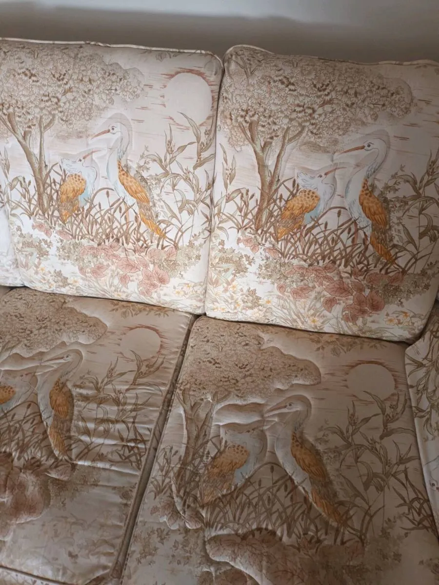 Couch 🛋 - Image 2