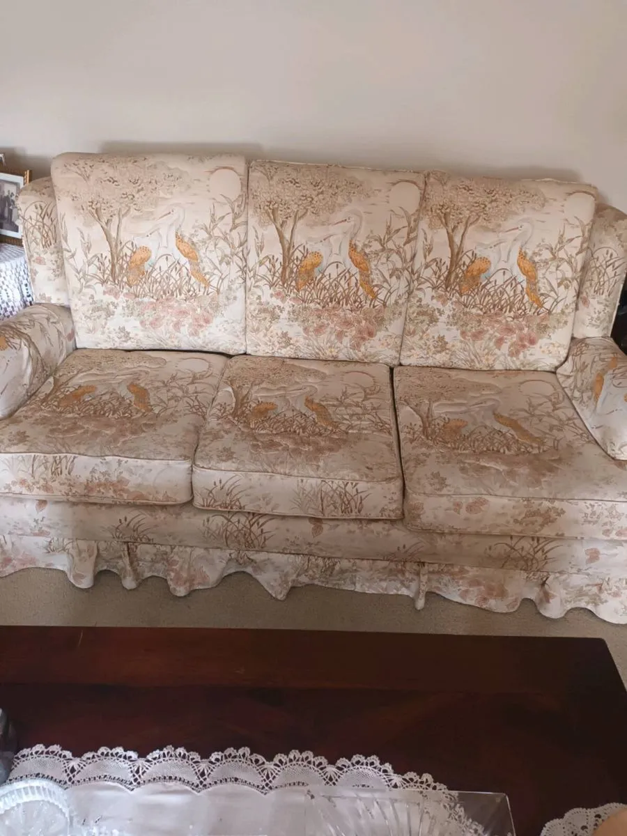 Couch 🛋 - Image 1