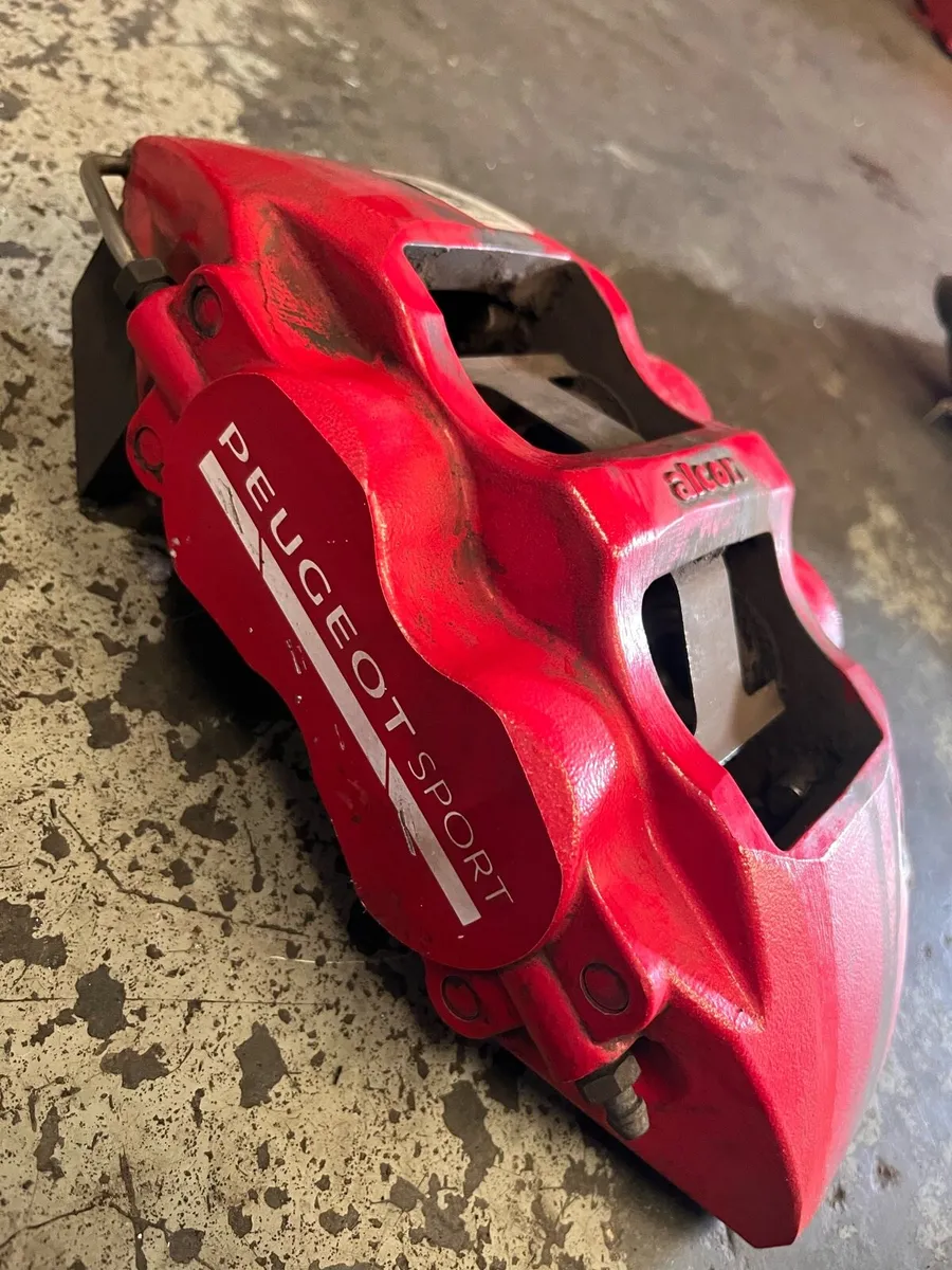 4 pot Brake calipers - Image 1