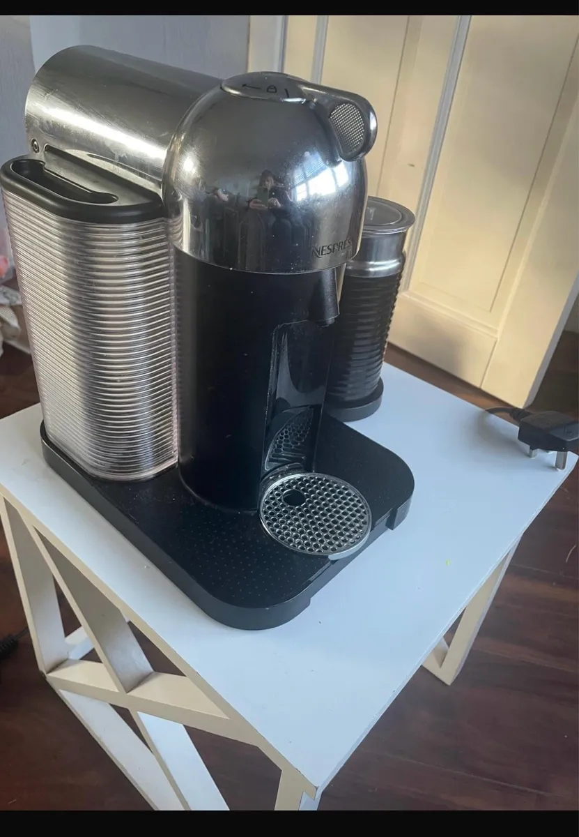 Nespresso machine and milk frother - Image 1