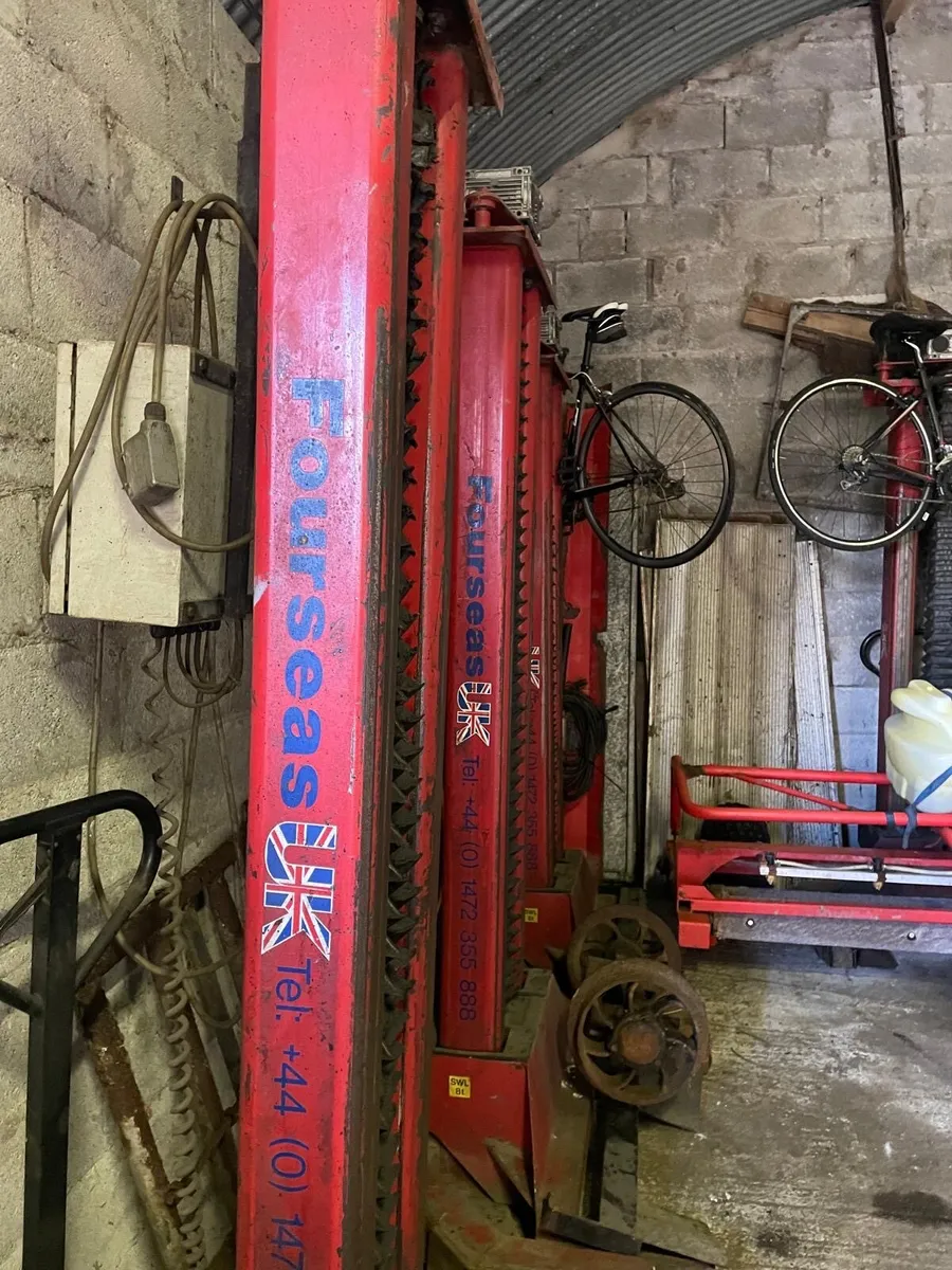 4 post lift - Image 2