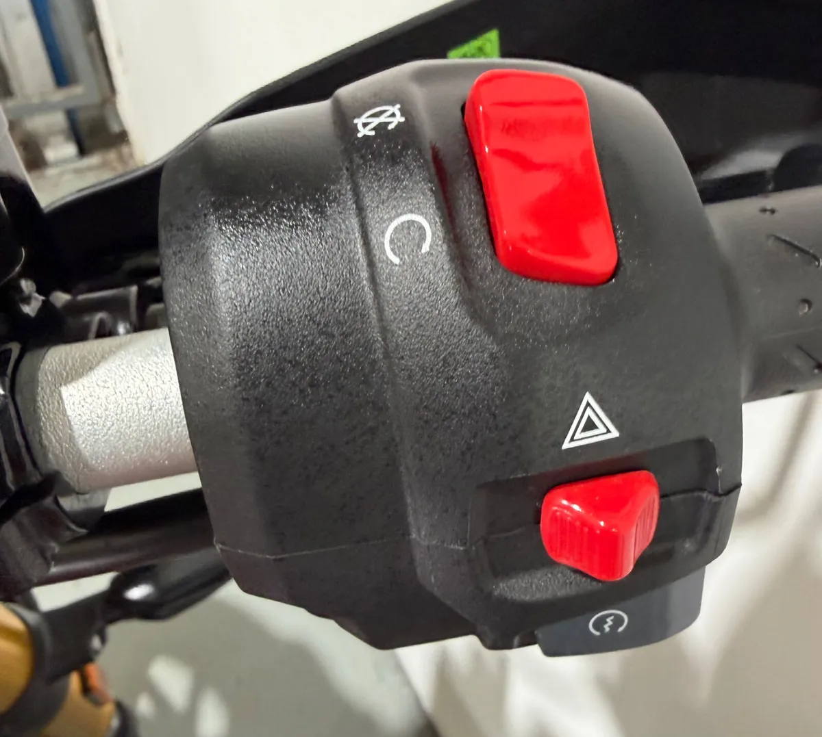 TRIUMPH STREET TWIN 400 2025 - Image 4