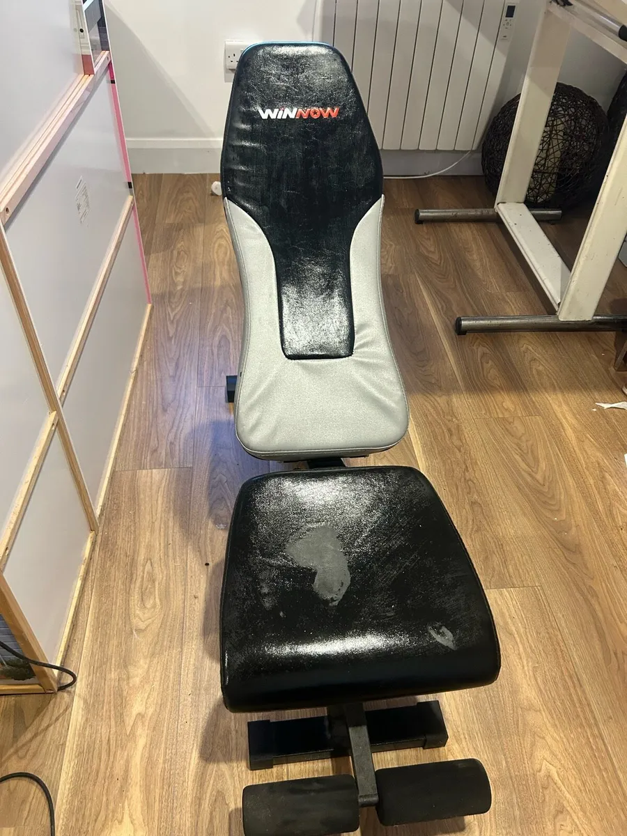 Adjustable weight bench - Image 1