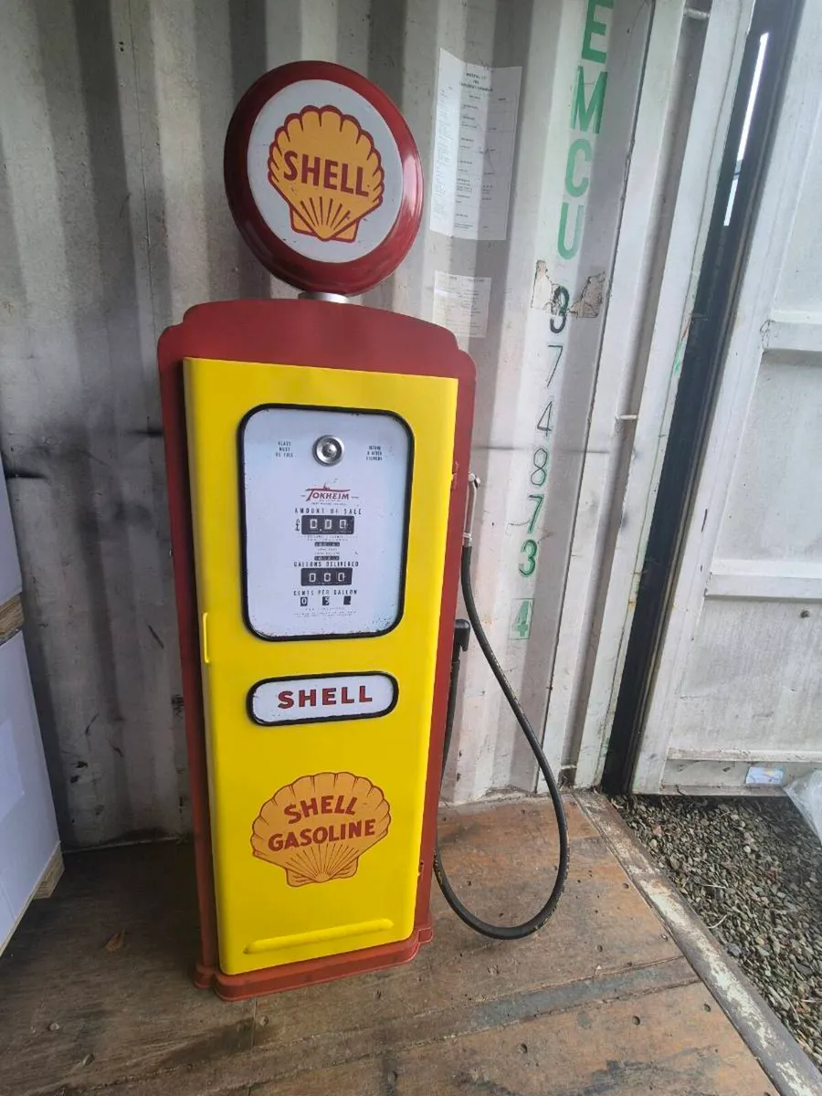 Petrol pump - Image 1