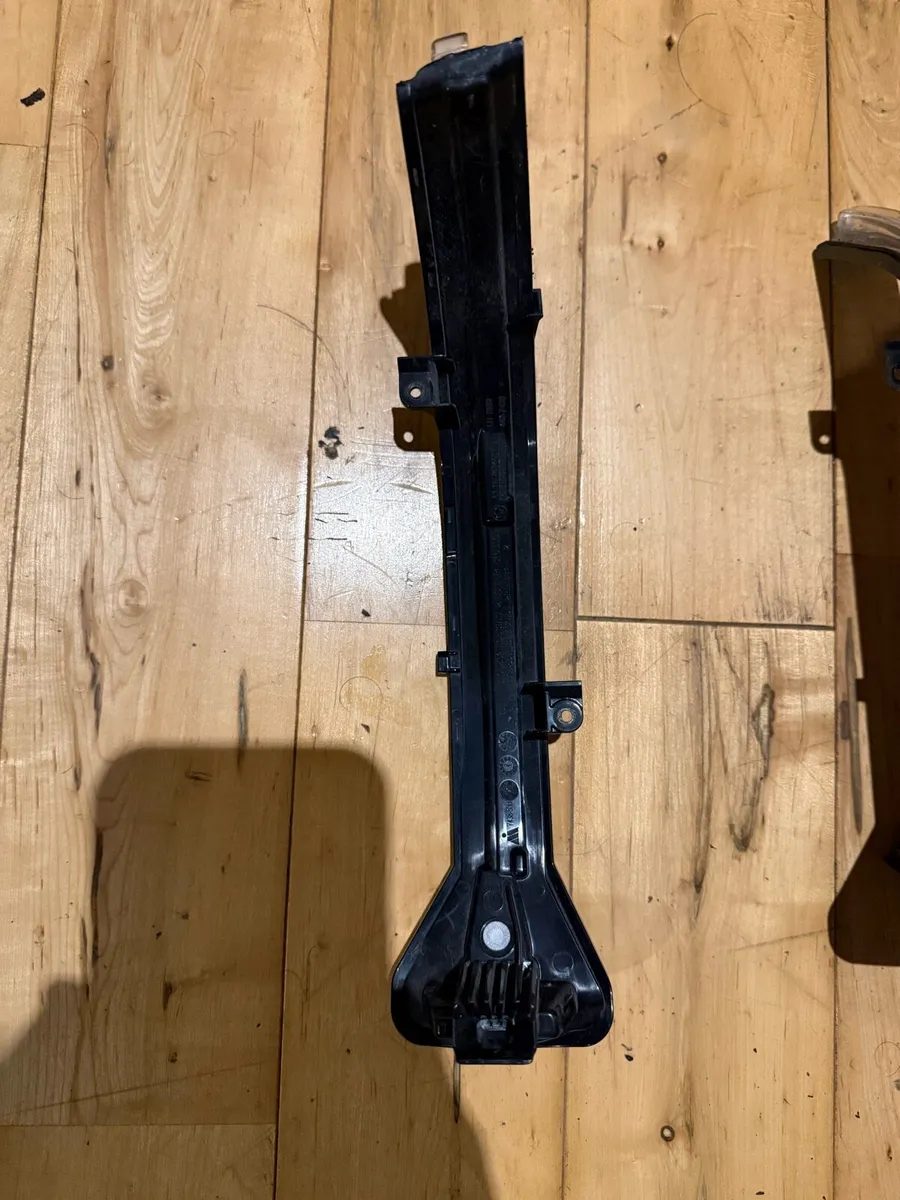 BMW G30 5 series OEM Mirror Indicators (2017-2020) - Image 3