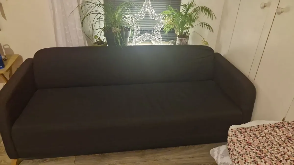 3 seater couch - Image 1