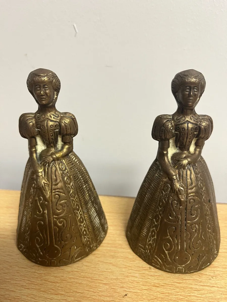 Pair of Victorian period servants bells - Image 1