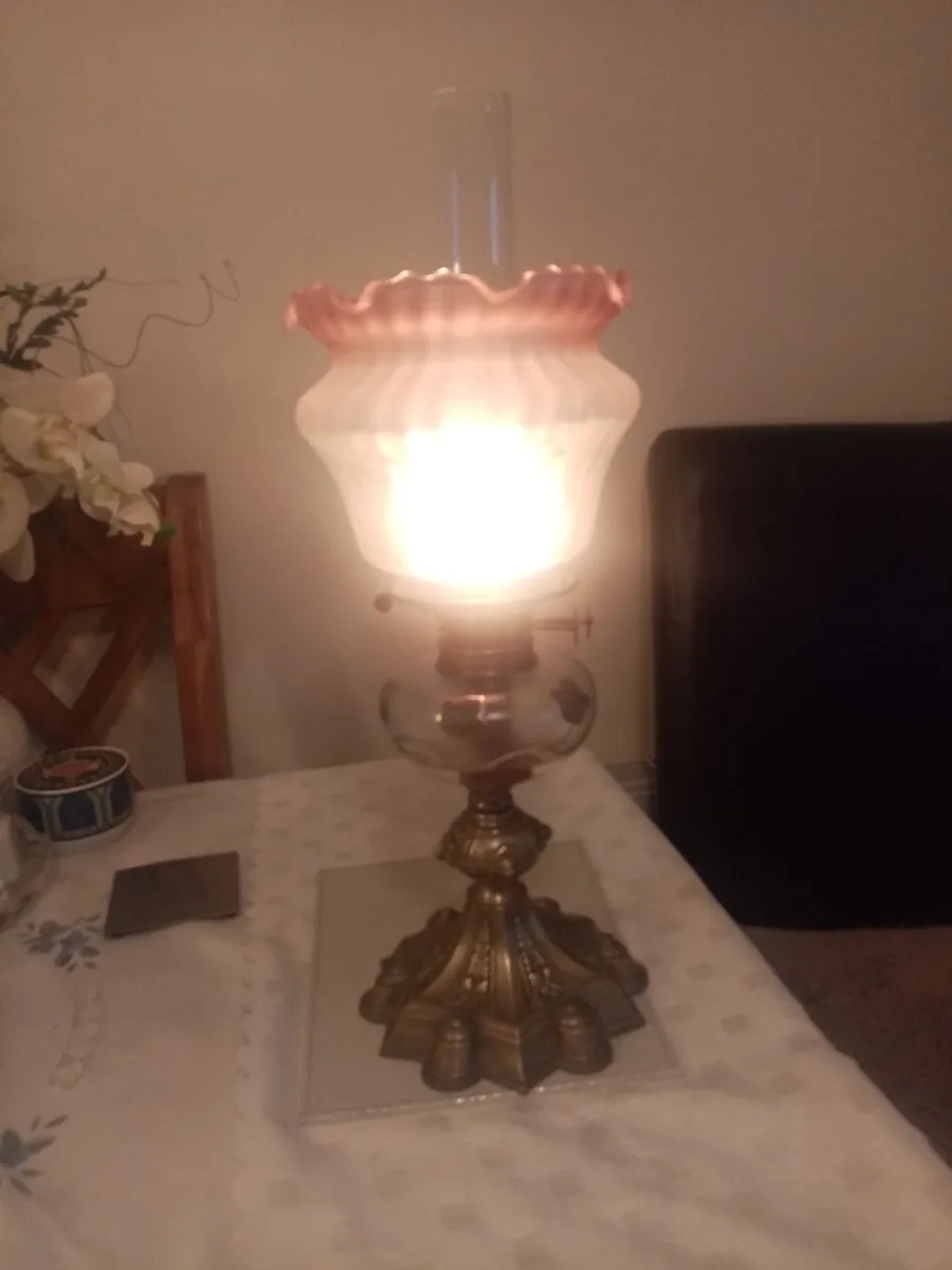 Victorian Oil Lamp - Image 3