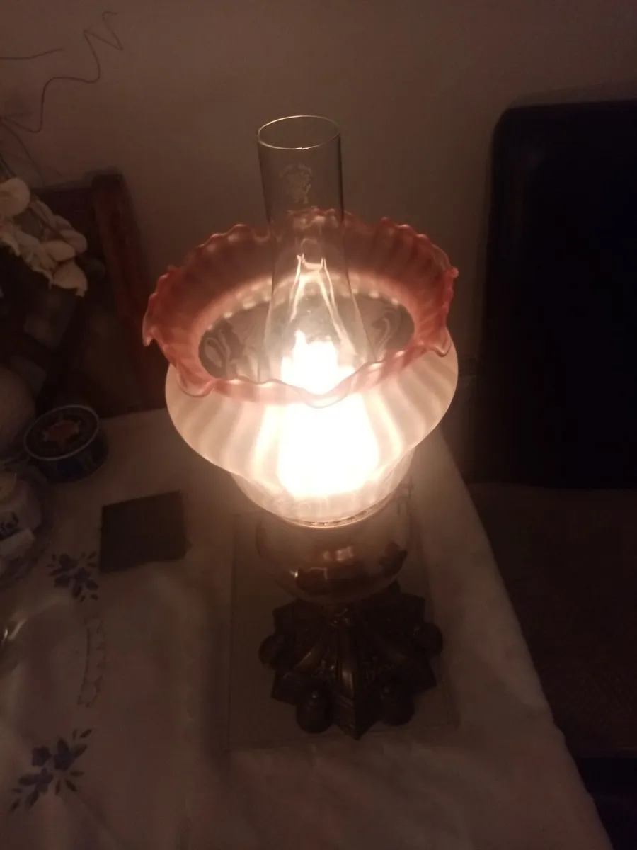 Victorian Oil Lamp - Image 4