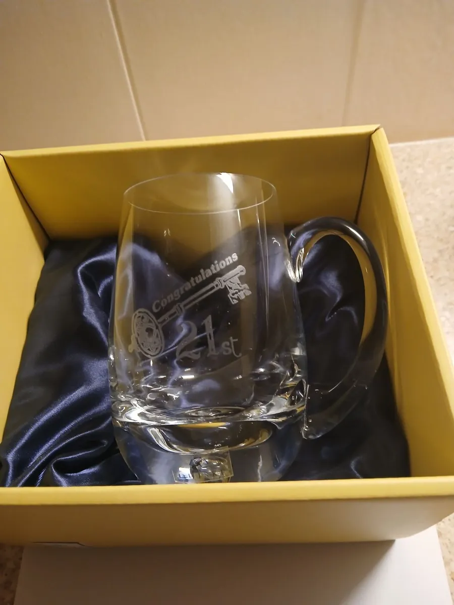 Duiske 21st glass pint tankard - Image 2