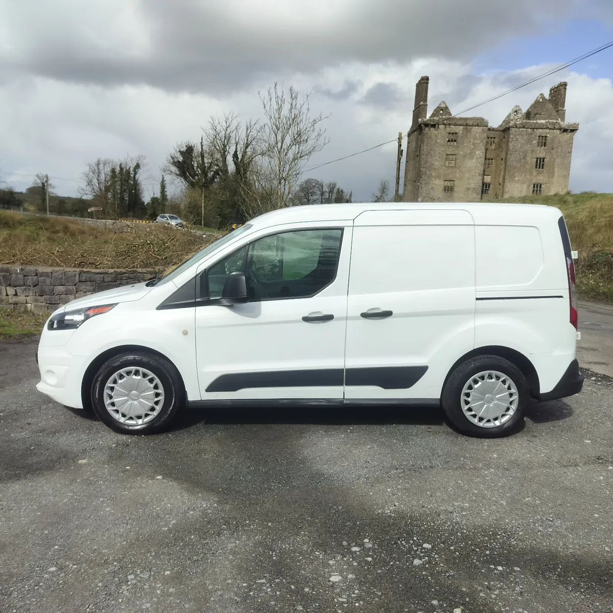 2018 Ford Transit Connect Trend - Image 2