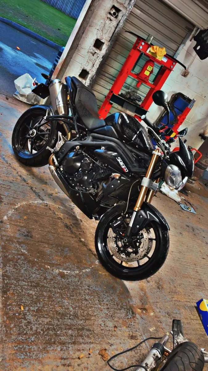Triumph speed triple 1050 - Image 2