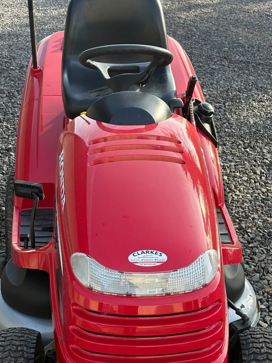 Honda 2417 Ride on lawnmower - Image 3