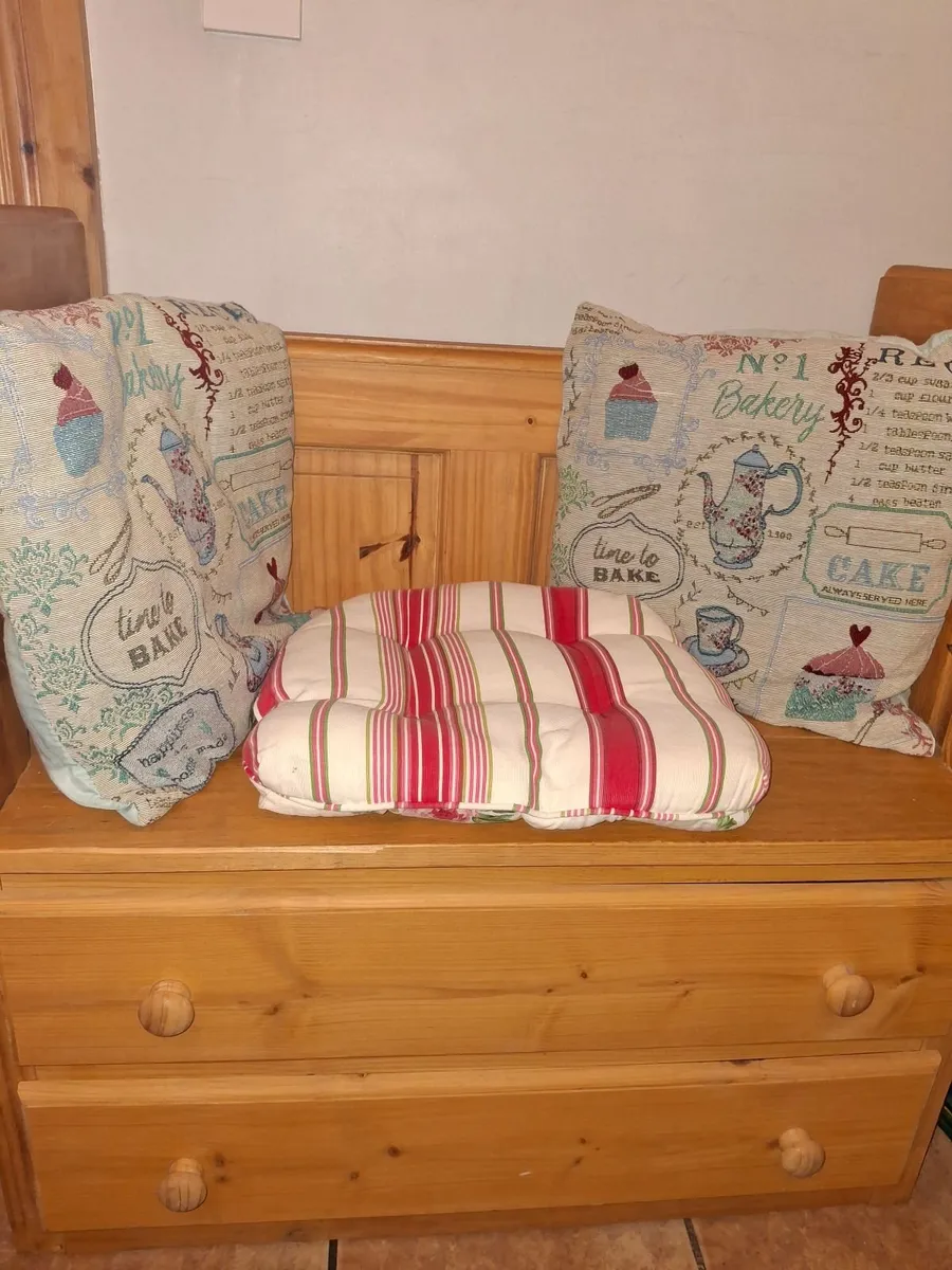 Monks Bench - Image 4