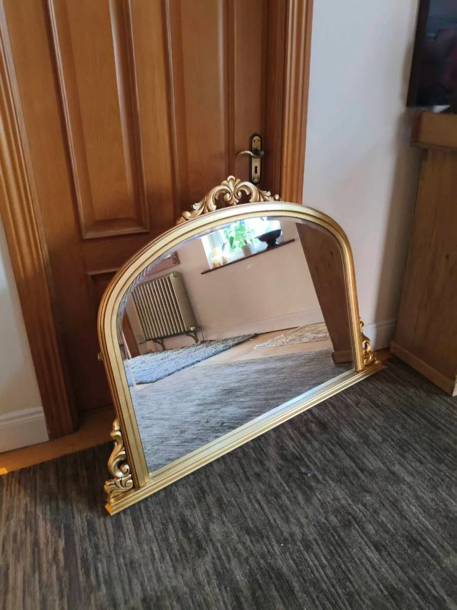 Beautiful large gold mirror new 200 euro - Image 1