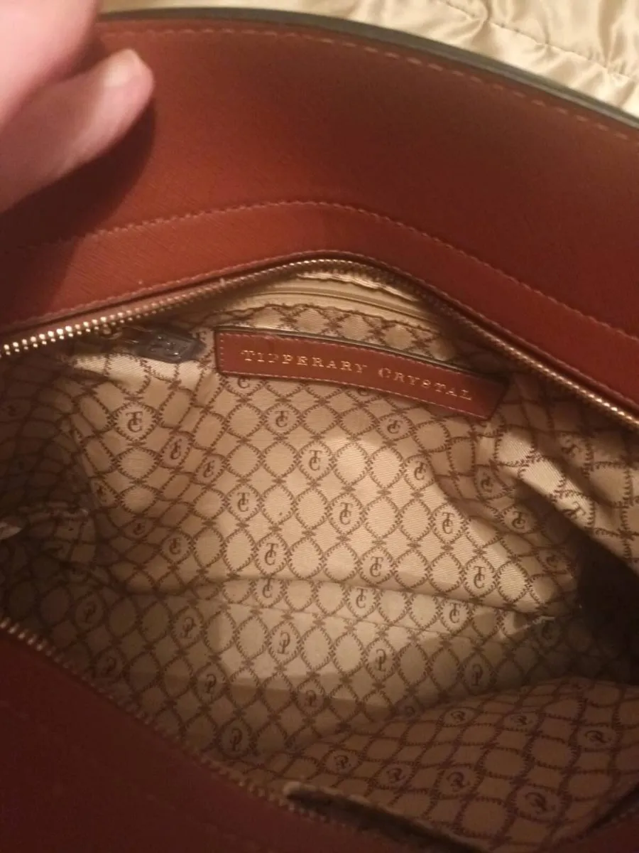 Hand bag 👜  for  sale. - Image 3