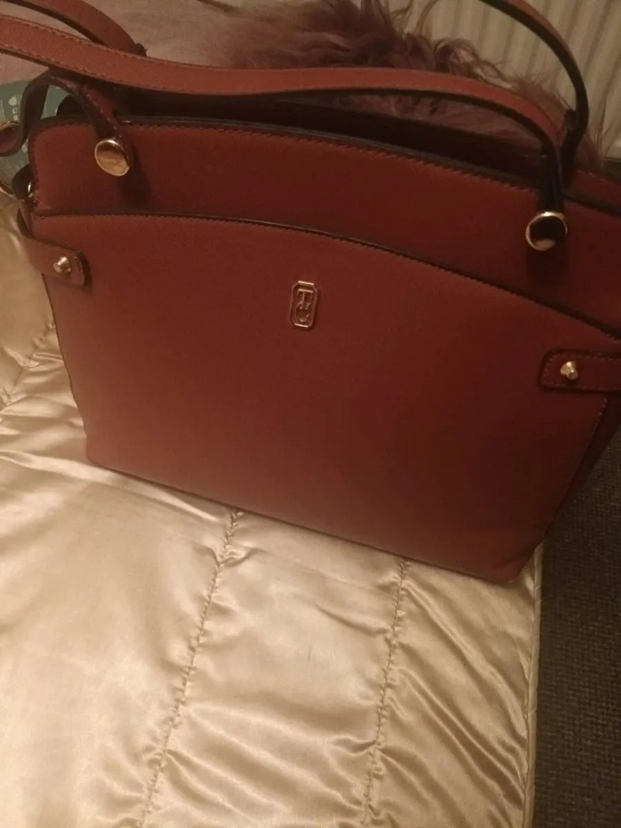 Hand bag 👜  for  sale. - Image 1