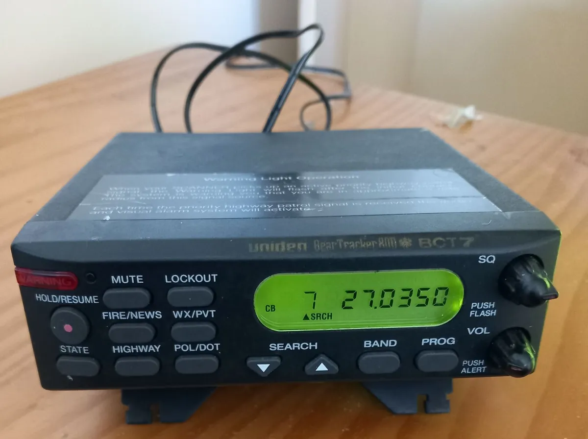 Uniden BearTracker CB Radio - Image 4