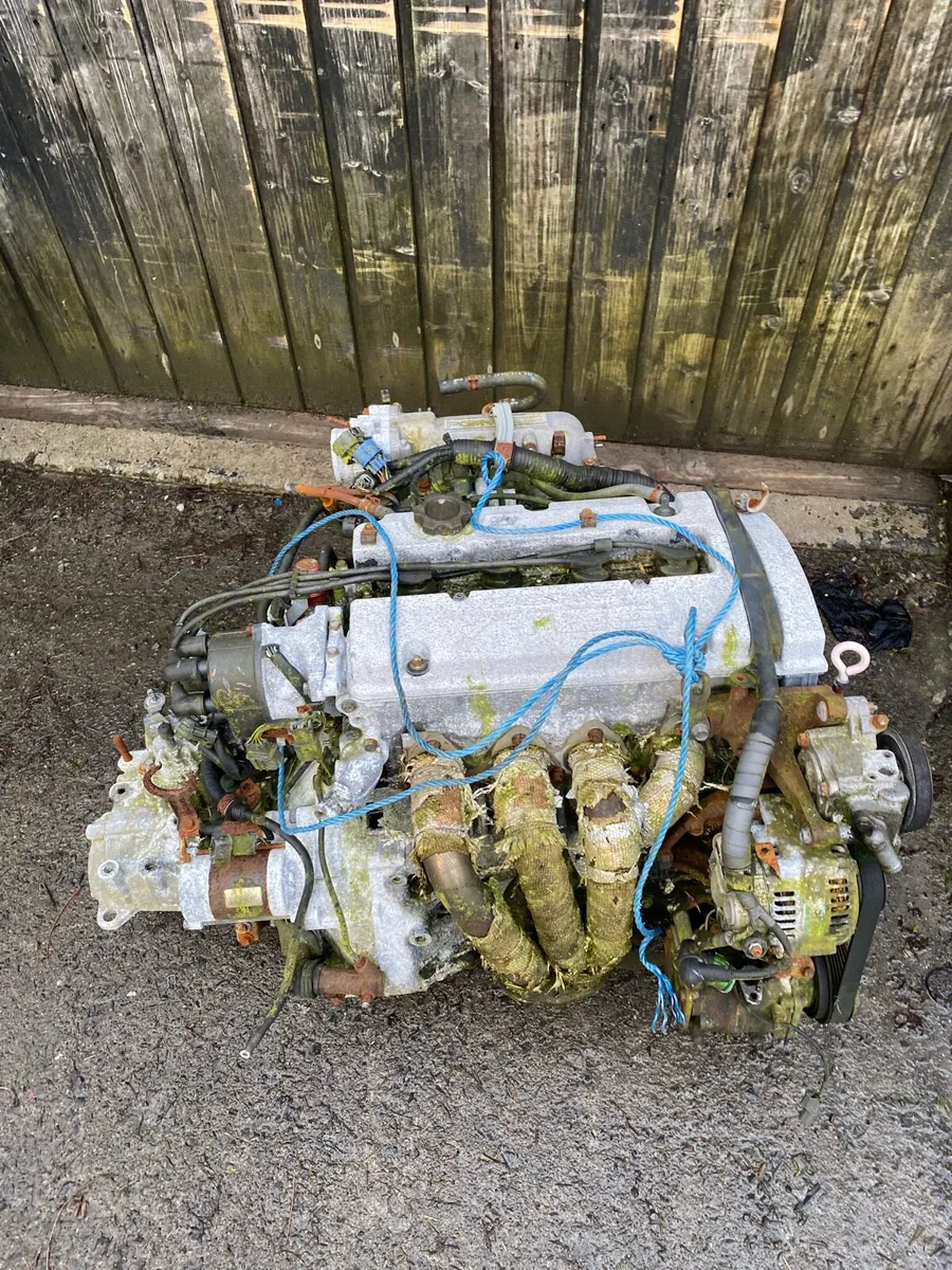 2.2 vtec and gear box with 4 branch exhaut - Image 1