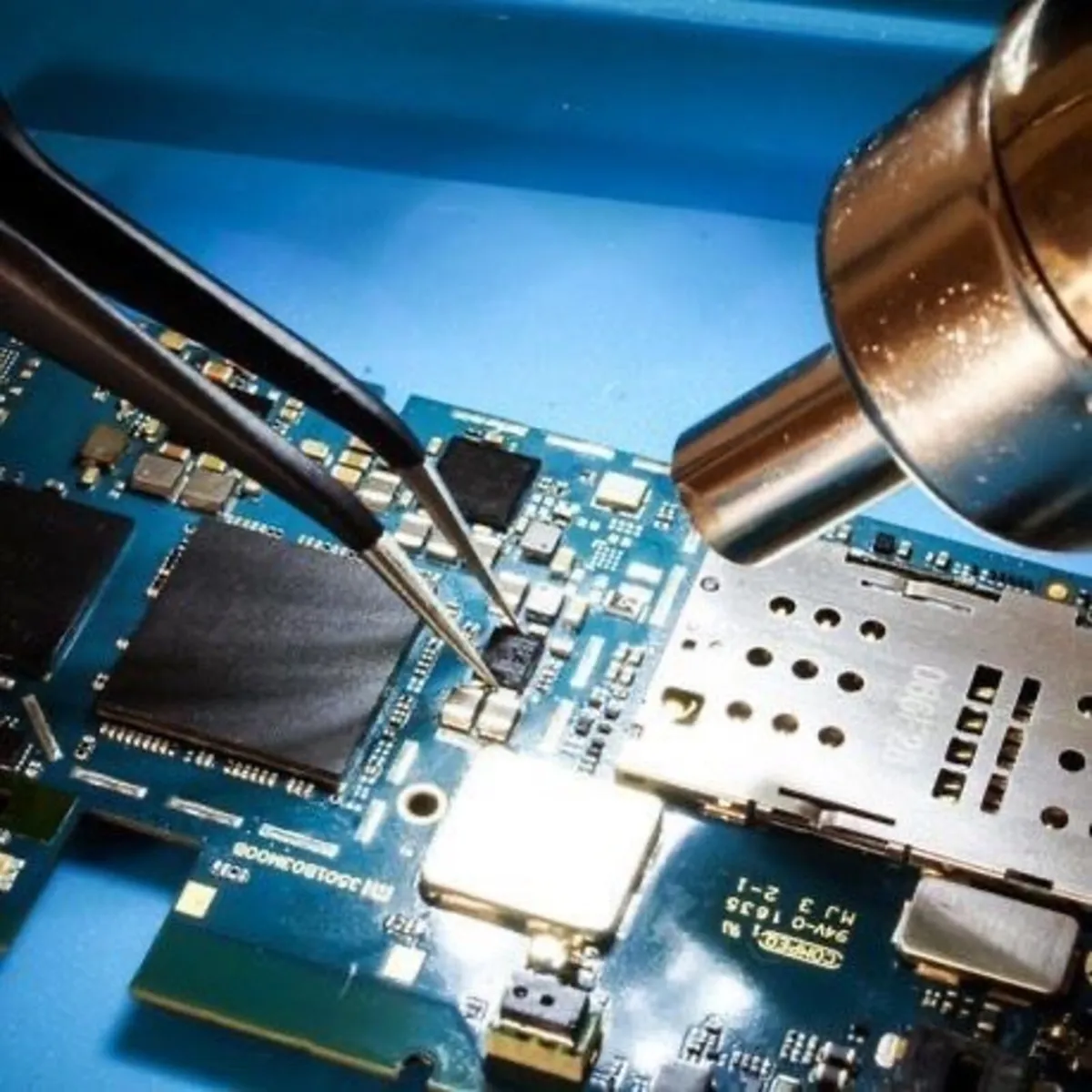 Repair devices technician to your door - Image 2