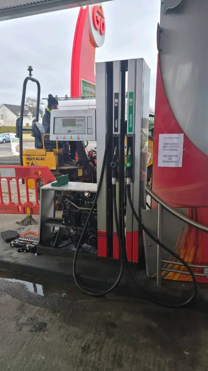 Filling station fuel pumps - Image 2
