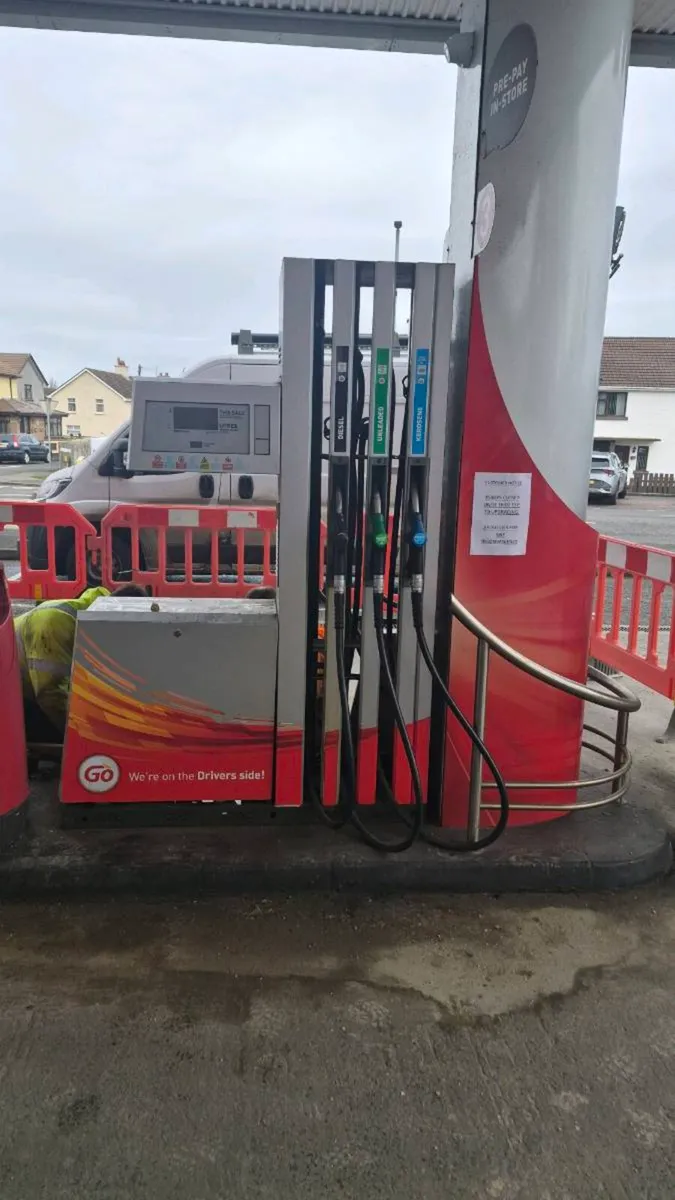 Filling station fuel pumps - Image 3