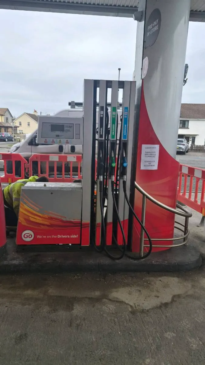 Filling station fuel pumps - Image 4