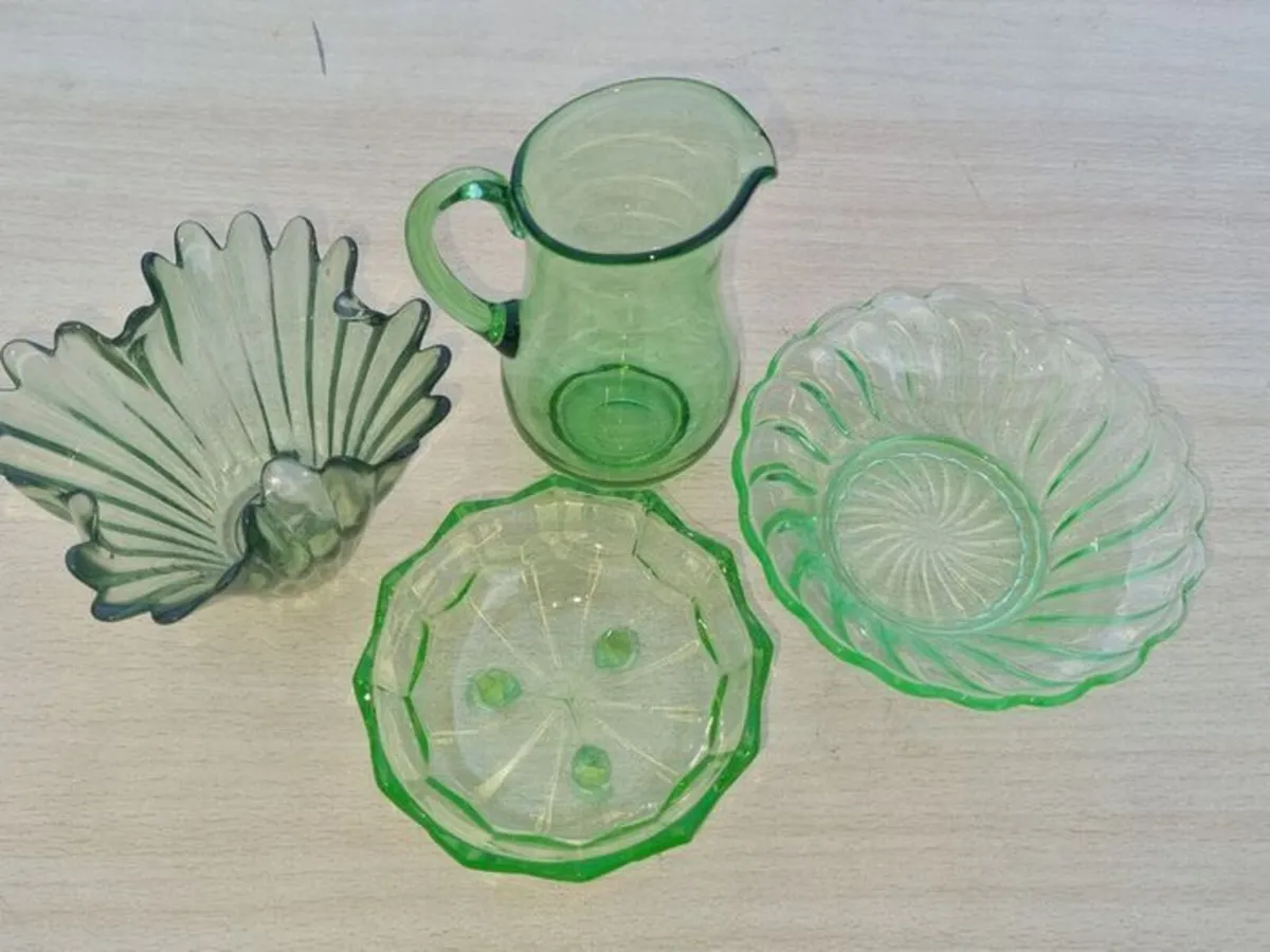 Collection of green pressed glass - Image 2