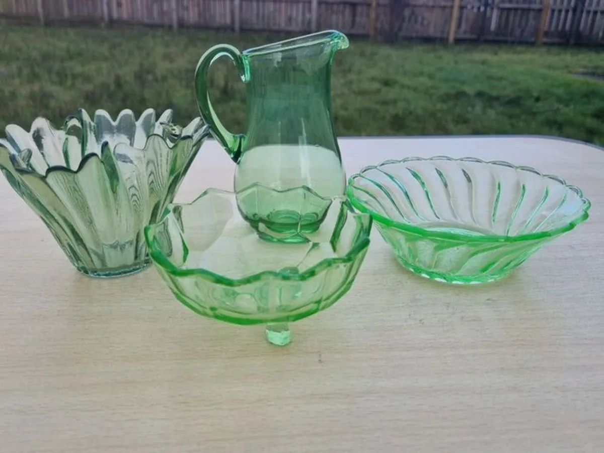 Collection of green pressed glass - Image 1