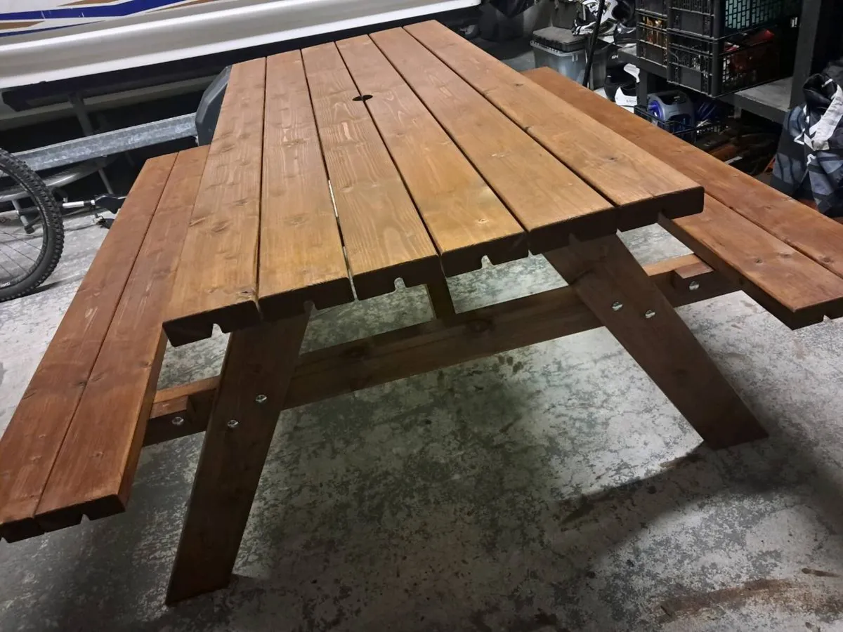 New timber picnic bench - Image 3