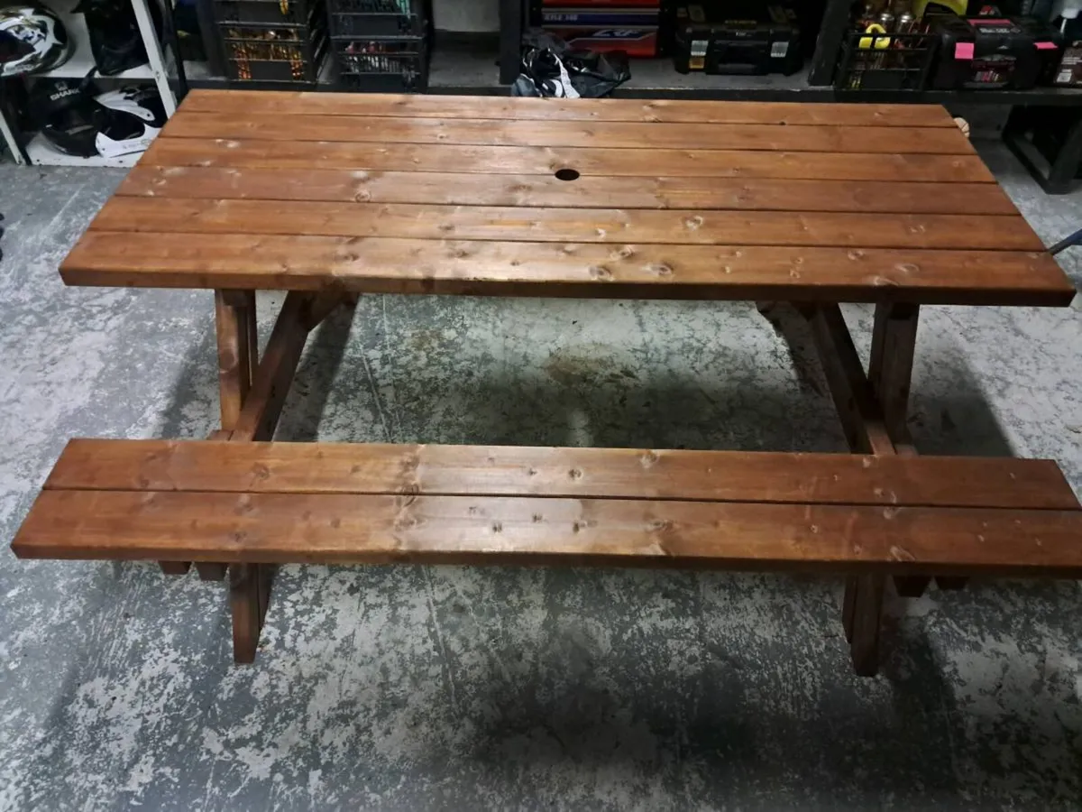 New timber picnic bench - Image 1