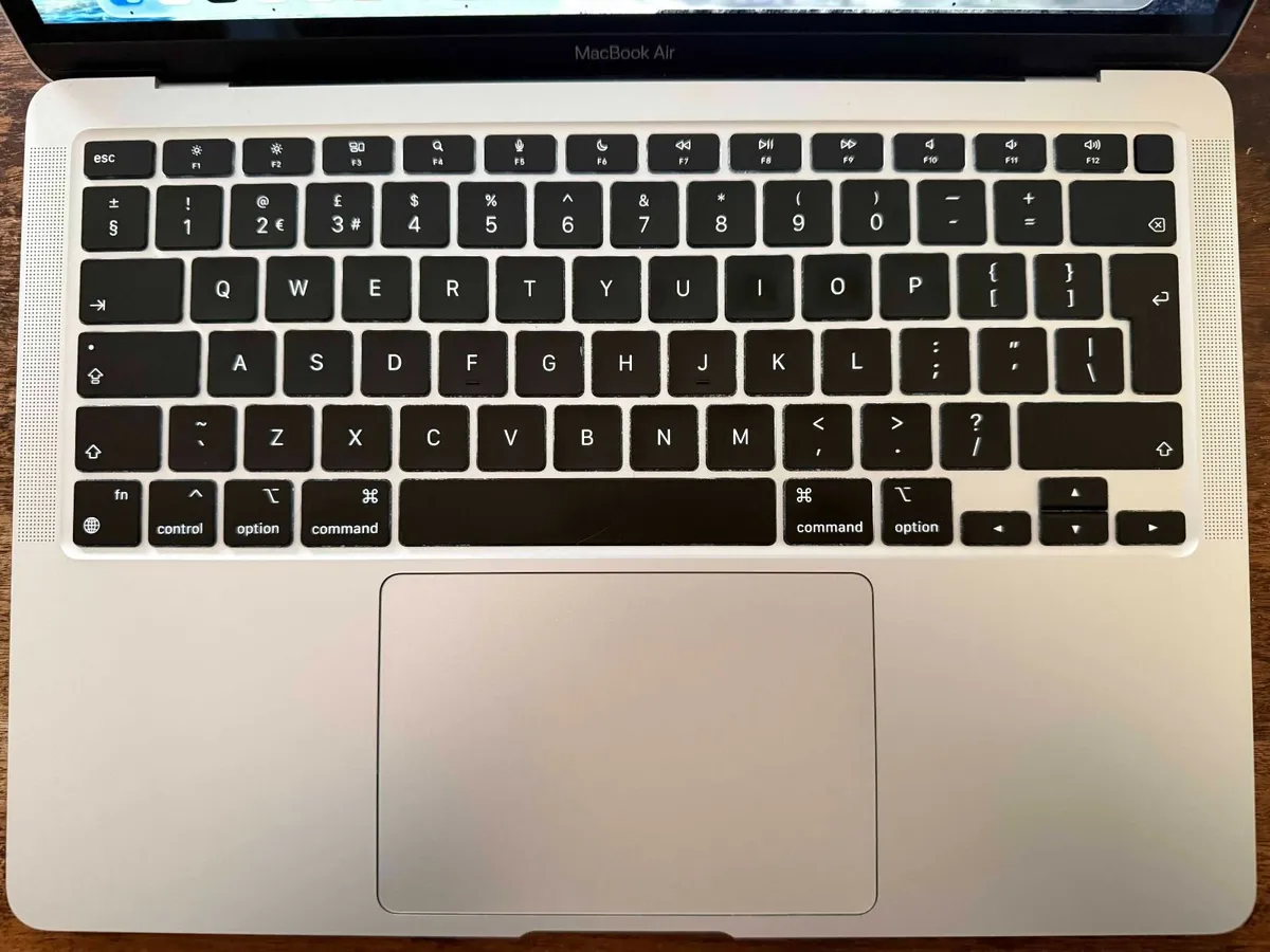 MacBook Air M1 2020 - 16GB RAM / 512GB SSD - Image 3
