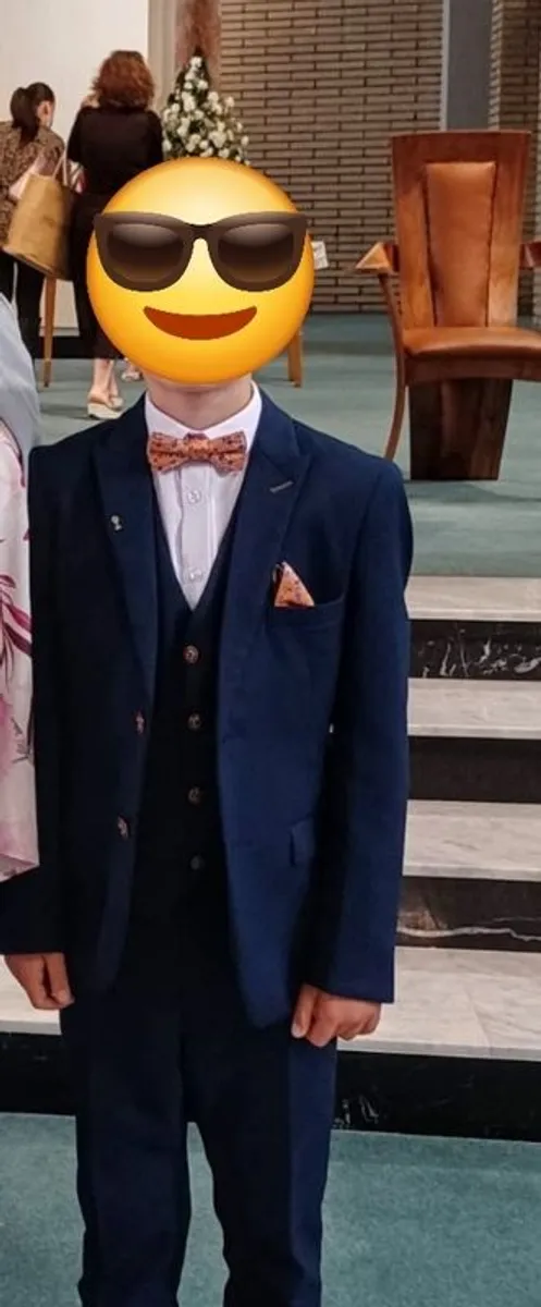 Communion/Suit - Image 1