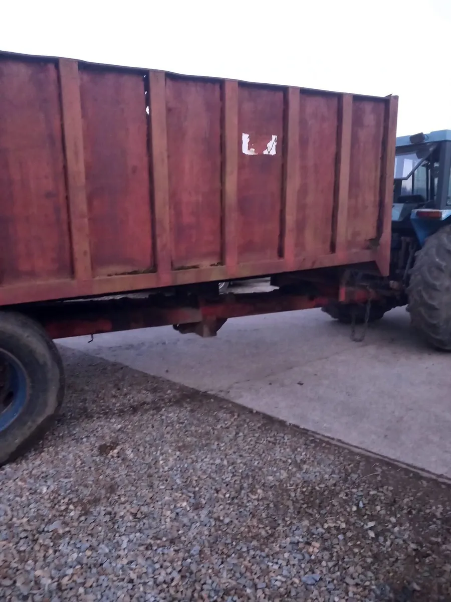 Tipping trailer - Image 1