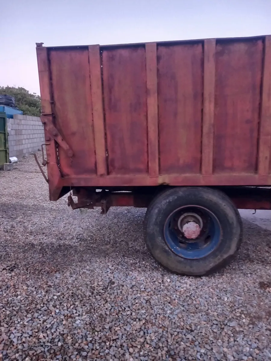 Tipping trailer - Image 2