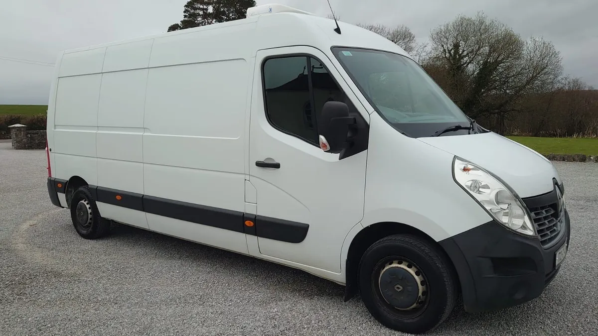 Renault Trafic Fridge Van - Image 2
