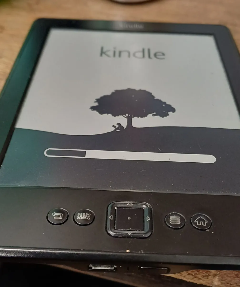 Amazon 4th Generation Kindle - Image 1