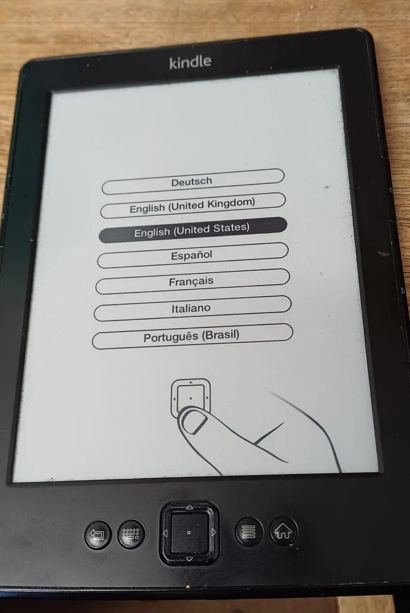 Amazon 4th Generation Kindle - Image 4
