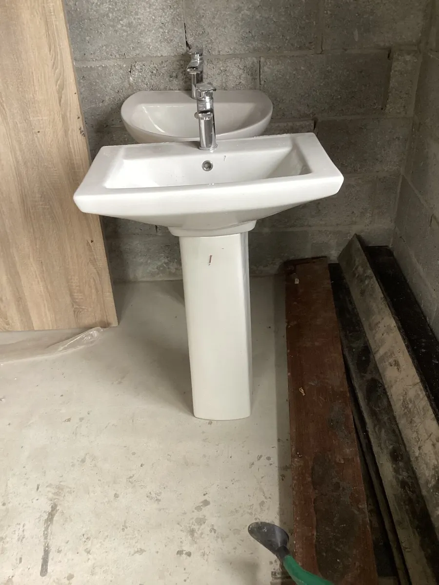 Wash hand basins - Image 3