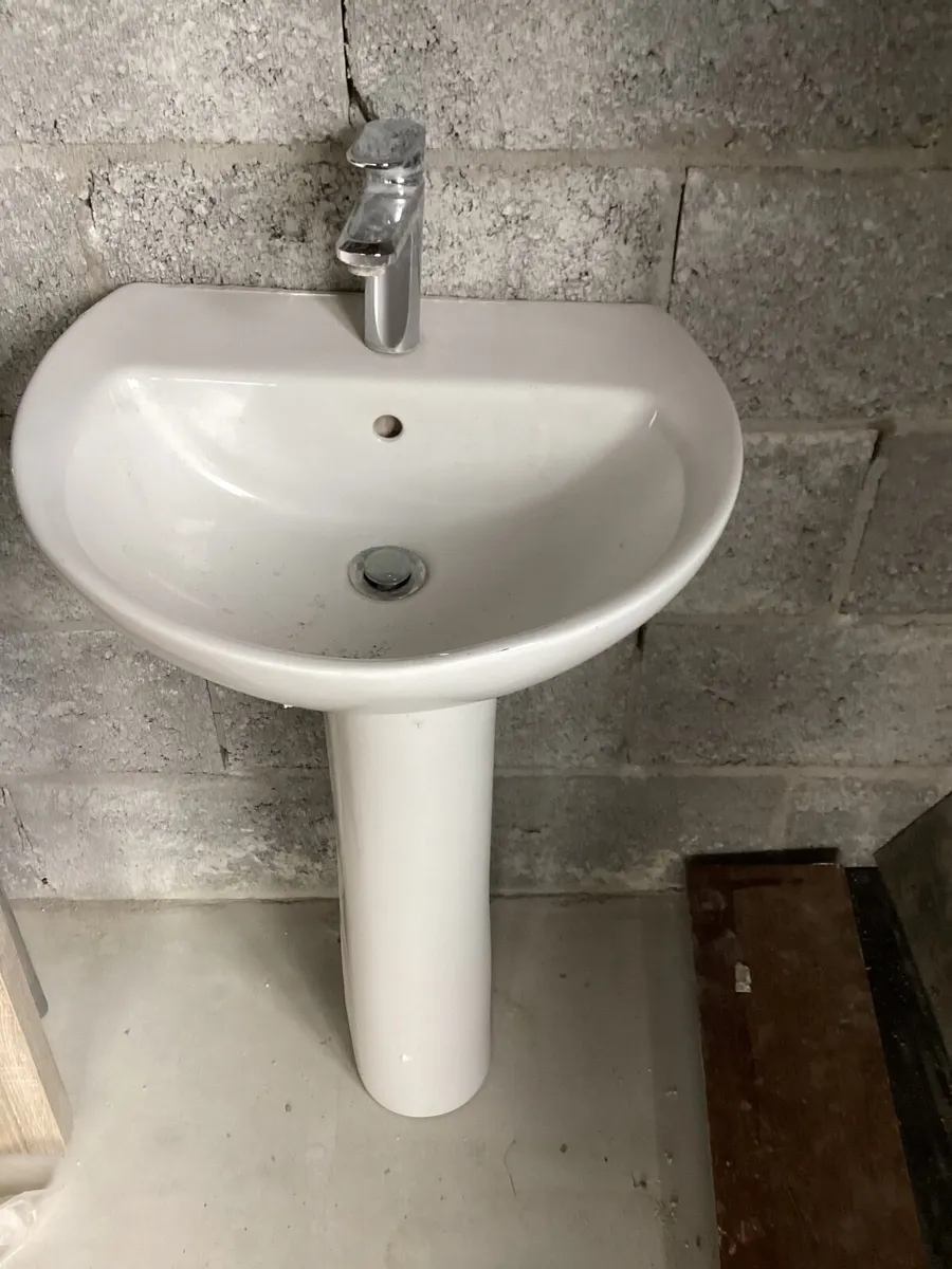 Wash hand basins - Image 4